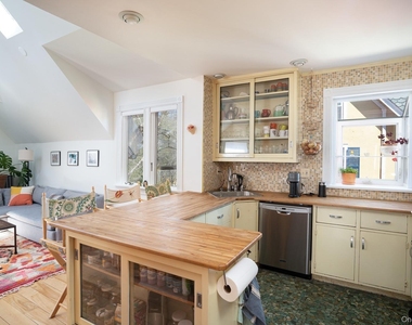 52 Jefferson Street - Photo Thumbnail 9