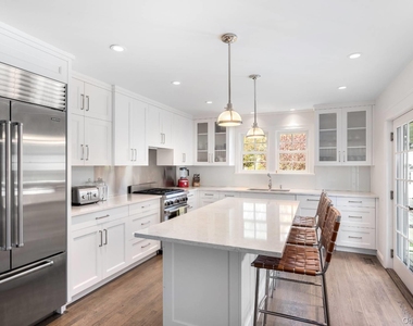 48 Sheppard Street - Photo Thumbnail 4