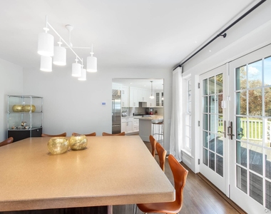 48 Sheppard Street - Photo Thumbnail 5
