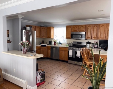 223 Audley Court S - Photo Thumbnail 7