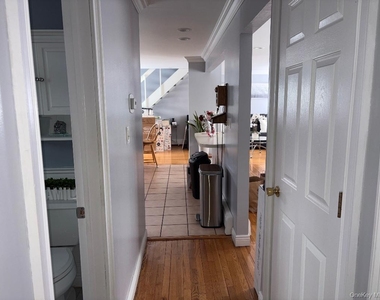223 Audley Court S - Photo Thumbnail 6
