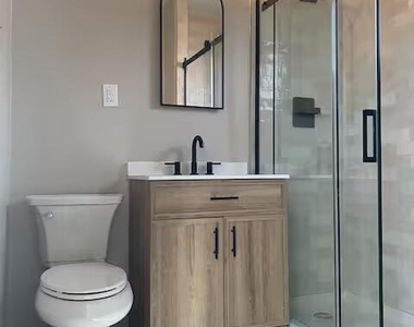 77 White Street - Photo Thumbnail 10