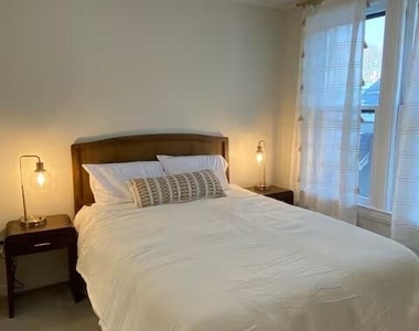 77 White Street - Photo Thumbnail 9