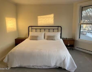 77 White Street - Photo Thumbnail 6