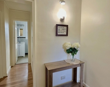 195 Van Rensselaer Boulevard - Photo Thumbnail 7