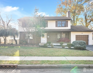 11 Lenox Street - Photo Thumbnail 4