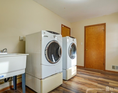 11 Lenox Street - Photo Thumbnail 17