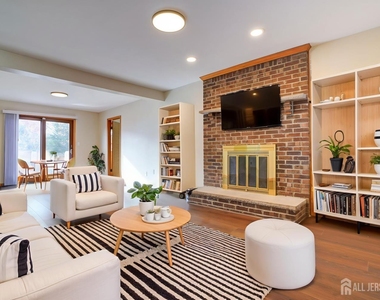 11 Lenox Street - Photo Thumbnail 1