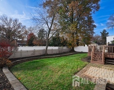 11 Lenox Street - Photo Thumbnail 28