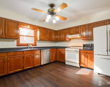 11 Lenox Street - Photo Thumbnail 12