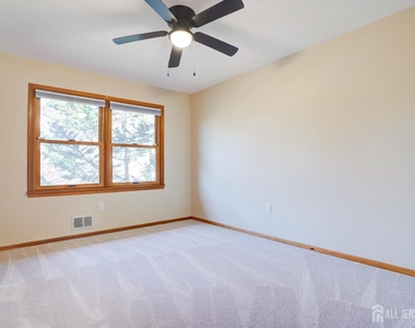 11 Lenox Street - Photo Thumbnail 21
