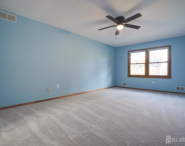 11 Lenox Street - Photo Thumbnail 18