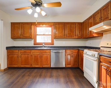 11 Lenox Street - Photo Thumbnail 11