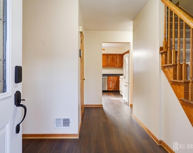 11 Lenox Street - Photo Thumbnail 6