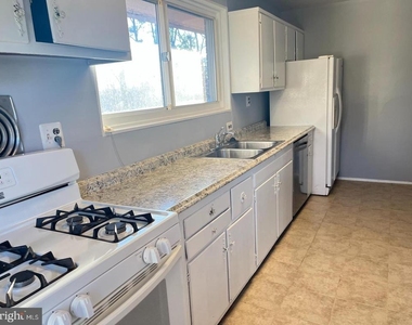 6323 Fenton Court - Photo Thumbnail 9