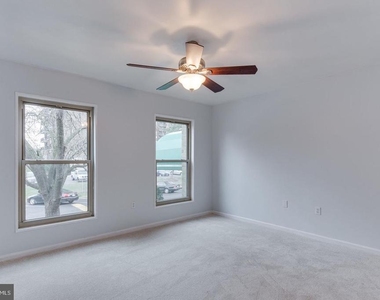 26 Canterbury Square - Photo Thumbnail 12