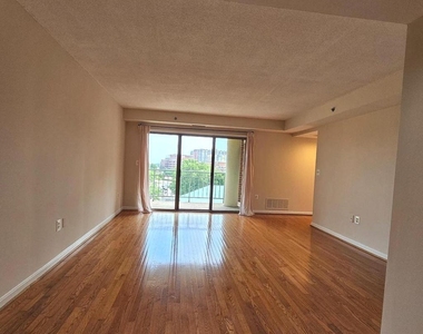 505 E Braddock Road E - Photo Thumbnail 18