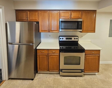 505 E Braddock Road E - Photo Thumbnail 15
