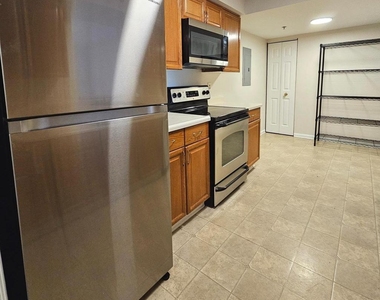 505 E Braddock Road E - Photo Thumbnail 10