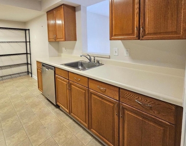 505 E Braddock Road E - Photo Thumbnail 9