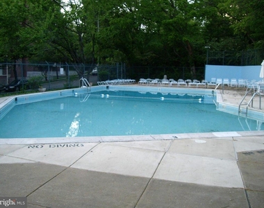 1300 S Arlington Ridge Road - Photo Thumbnail 14