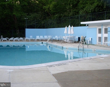 1300 S Arlington Ridge Road - Photo Thumbnail 15