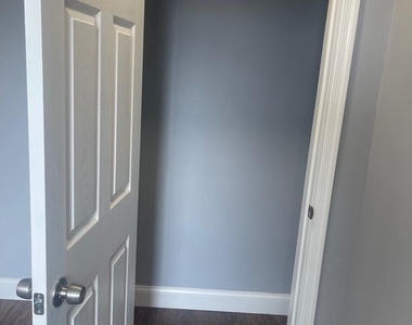 5618 Appletree Street - Photo Thumbnail 4