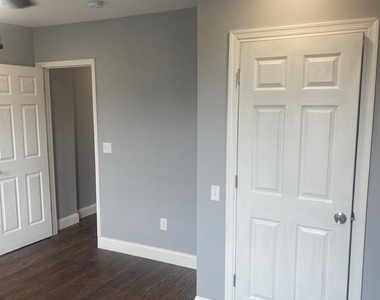 5618 Appletree Street - Photo Thumbnail 3