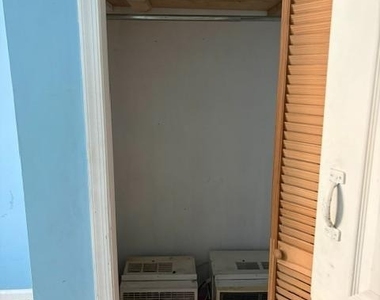 904 Arch Street - Photo Thumbnail 5