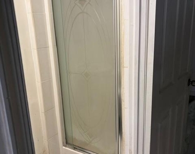 904 Arch Street - Photo Thumbnail 6