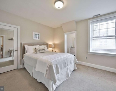 6655 Mccallum Street - Photo Thumbnail 7