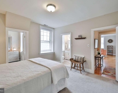 6655 Mccallum Street - Photo Thumbnail 6