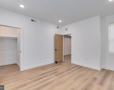 2203 N 7th Street - Photo Thumbnail 4