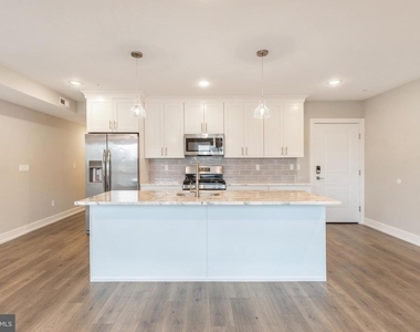 1517 N Stillman Street - Photo Thumbnail 4