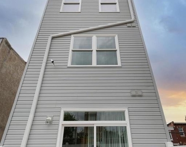 2550 N Howard Street - Photo Thumbnail 13