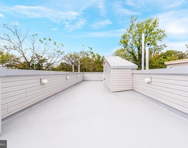 103 E Duval Street - Photo Thumbnail 20