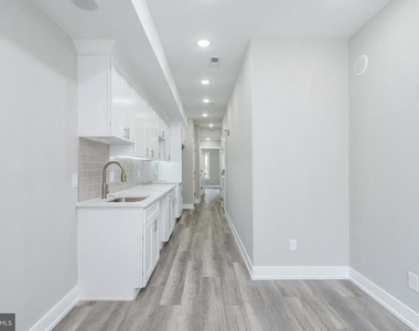 103 E Duval Street - Photo Thumbnail 5