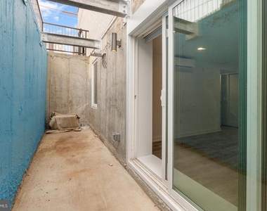 2046 E Lehigh Avenue - Photo Thumbnail 10