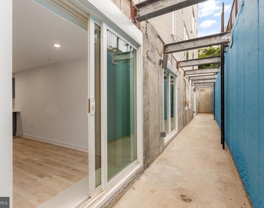 2046 E Lehigh Avenue - Photo Thumbnail 9