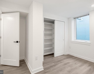 2046 E Lehigh Avenue - Photo Thumbnail 15
