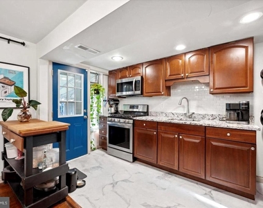 4572 Manayunk Avenue - Photo Thumbnail 8