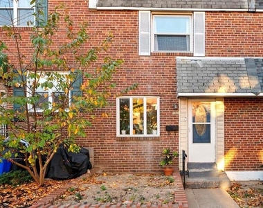 4572 Manayunk Avenue - Photo Thumbnail 1