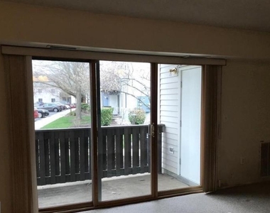 1105 Aspen Drive - Photo Thumbnail 3