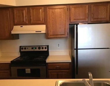 1105 Aspen Drive - Photo Thumbnail 6