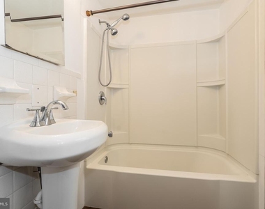 212 E Broad Street - Photo Thumbnail 5
