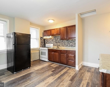 212 E Broad Street - Photo Thumbnail 1