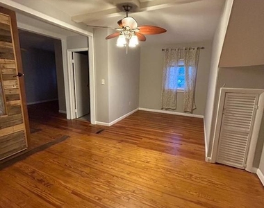 2707 Fairlawn Street - Photo Thumbnail 4