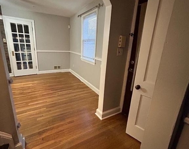 2707 Fairlawn Street - Photo Thumbnail 3