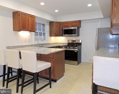 12206 Maycheck Lane - Photo Thumbnail 7