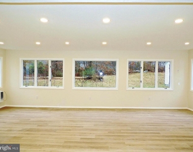 12206 Maycheck Lane - Photo Thumbnail 4